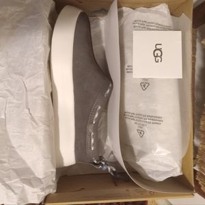 UGG SZ 8 BNWB CHARCOAL CLASSIC BOOM SLIP ON